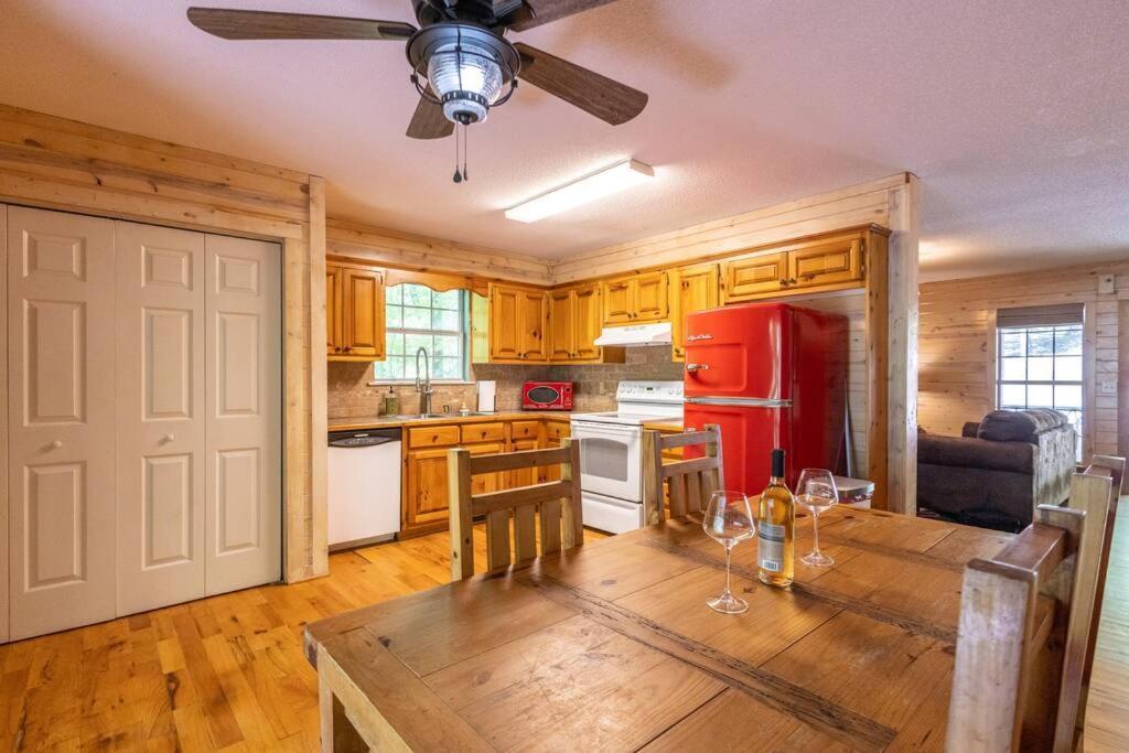 Pet Friendly Luxury Cabin Near Helen With Fire Pit Cleveland Exteriör bild