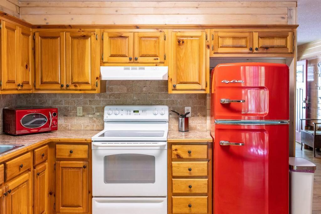 Pet Friendly Luxury Cabin Near Helen With Fire Pit Cleveland Exteriör bild